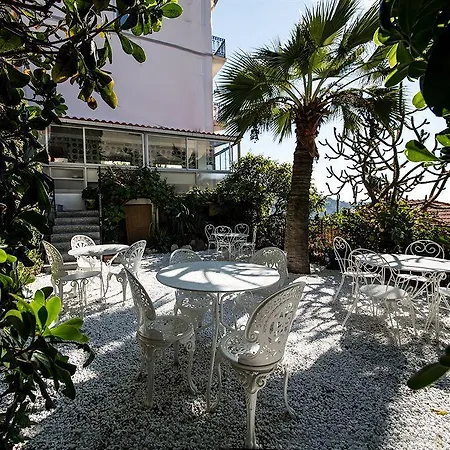 De Charme Regency 2* Roccabruna